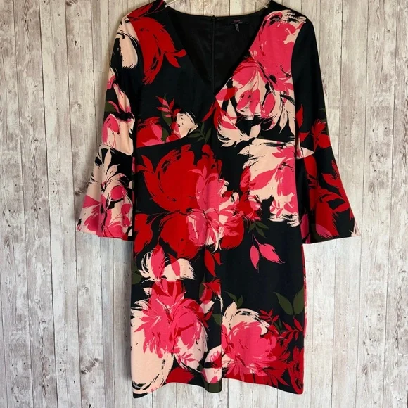 Trina Turk 'Sena' Black Pink Floral Bell Sleeve V-Neck Ponte Dress 8 - Picture 1 of 10